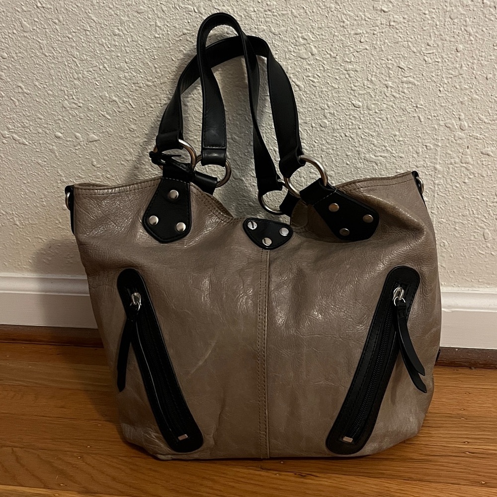 Vintage Ellington handbag. Leather. Gorgeous, unique. Taupe, black accents. $80